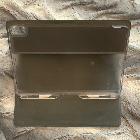 iPad Pro 11 inch case - Picture 3 of 3